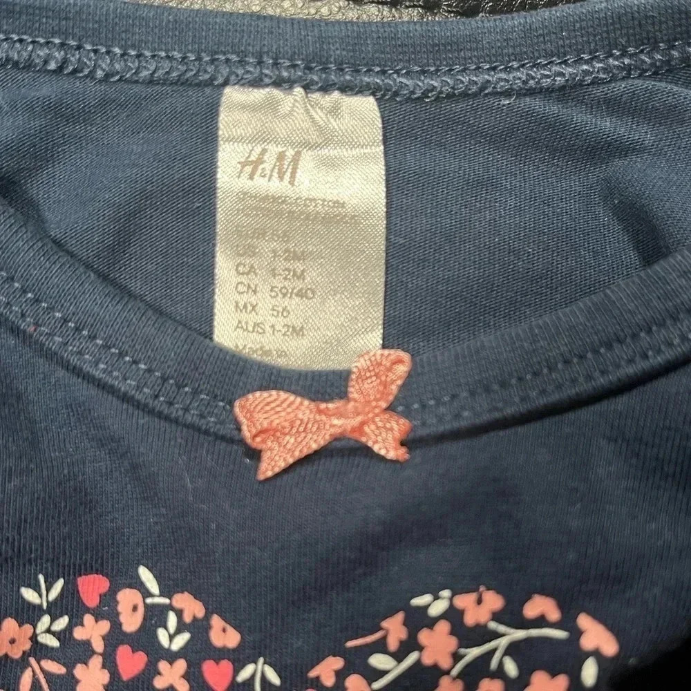 4/$20 H&M Navy Blue Heart Print Shirt - Picture 4 of 4